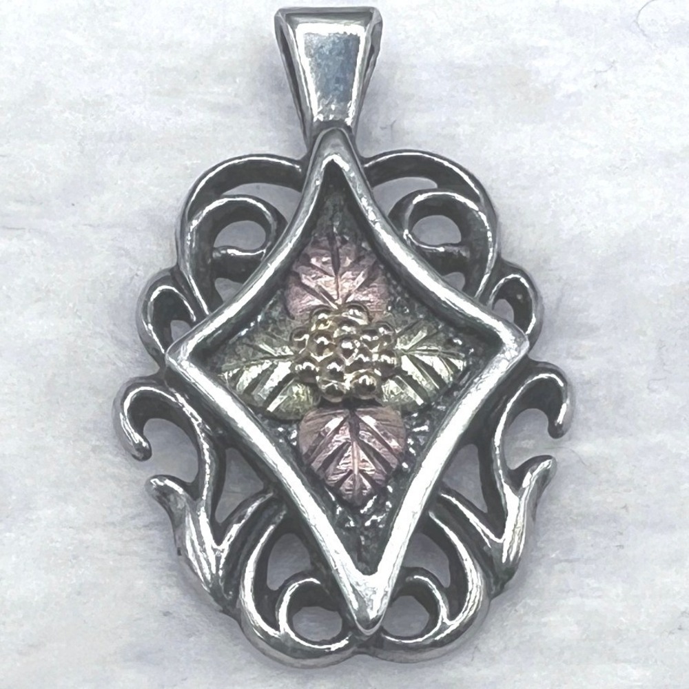 Vintage Coleman Black Hills Gold Pendant Sterling 10K Grapes‎ Scroll 4.3g 1.25"
